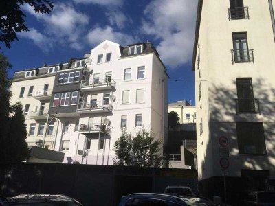 3-ZKB DG Altbau-Wohnung in Siegen-City/Oberstadt, 3er WG geeignet