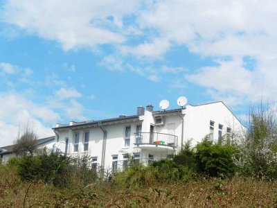 Moderne großzügige Haushälfte in absoluter Naturlage