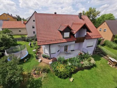 Helle 4-Zimmer-Wohnung mit 2 Balkonen und Garage in Amberg