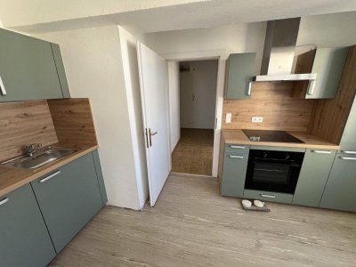 Saniert - neue Küche - Altbau - 3. Stock mit LIFT !!