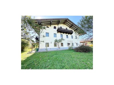 Exklusive Dachgeschosswohnung mit besonderem Charme in einem ehemaligem Bauernhaus