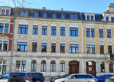 3 Raum Wohnung mit Balkon und Kamin