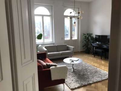 Helle und grosszügige 5-Zimmer Whg in saniertem Kulturdenkmal