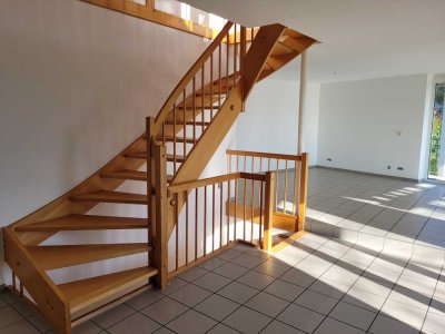Freundliche 3,5-Zimmer-Wohnung mit gehobener Innenausstattung mit Balkon in Steißlingen