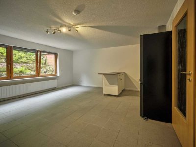Helle Einzimmerwohnung in ruhiger Waldlage