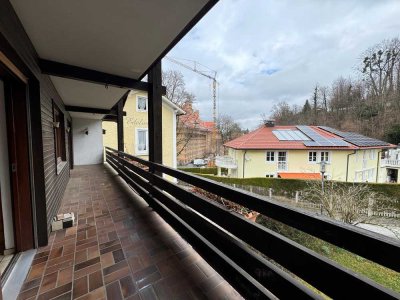 Haus-im-Haus-Flair mit Bergblick – Stilvolle Maisonettewohnung im Herzen von Bad Reichenhall