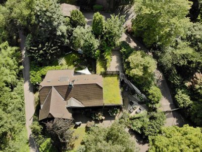 Leben mit Geschichte – wohnen mit Stil: Modernisiertes Zweifamilienhaus in idyllischer Lage