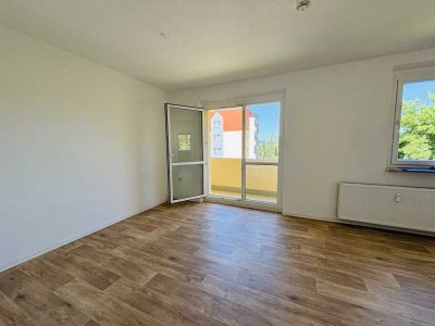 Hell und freundlich - 3 Zimmer, Küche, modernes Bad und Balkon mit Blick ins Grüne