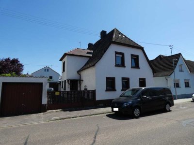 Zweifamilienhaus mit viel Potential in Karlsruhe-Daxlanden