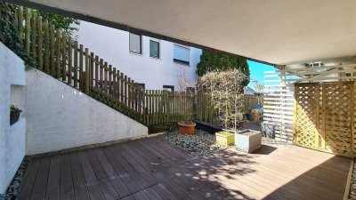 *** In attraktiver Wohnlage: Großzügige Wohnung mit Terrasse ! ***