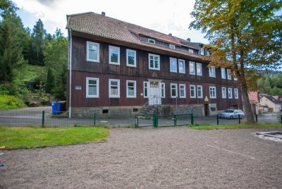 8 Parteien plus Ausbaureserve