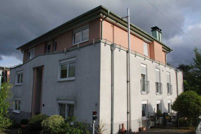 Hochwertige 4-Zimmer-Wohnung mit Balkon + EBK in Wuppertal-Ronsdorf