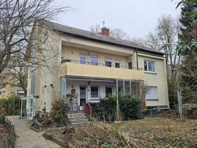 Zum 01.04. Ruhiges Idyll + 1A Infrastruktur & ÖV: 110m2, 4 Zimmer, 2 Balkone, Kaminofen, Garage