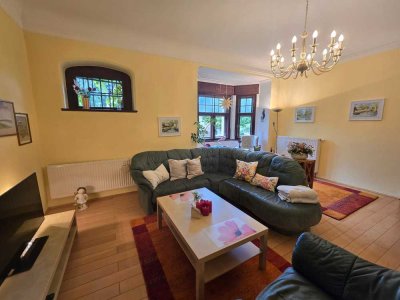 Bezugsfertige 4-Zimmer-Gartenwohnung in historischer Villa. Komplett möbliert!