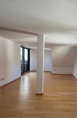 2,5Zi-Maisonette in einem charmanten Altbau in direkter Innenstadlage