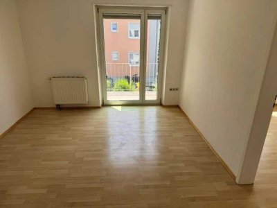 Wohnen mit Charakter: Zwei-Zimmer-Wohnung in Augsburg
