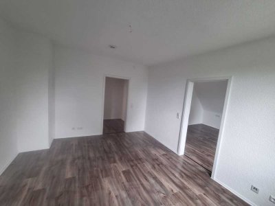 Erstbezug nach Sanierung: Geschmackvolle 2-Zimmer-Dachgeschosswohnung in Heilbronn