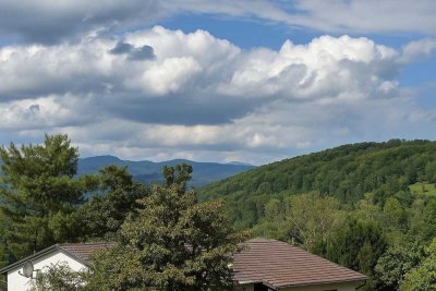 Exklusive 3.5 Zimmerwohnung auf dem Hünerberg