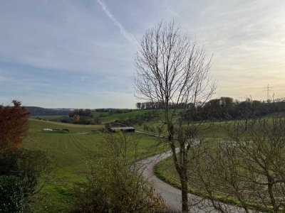 Doppelhaushälfte zum Ausbau vorbereitet in schöner Feldrandlage
