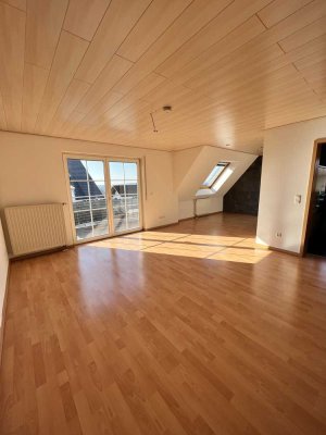 5,5-Zimmer Maisonette-Wohnung mit Garage in Leinburg