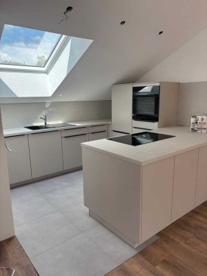 Stilvolle, neue 3,5-Zimmer-Wohnung mit Loggia und Einbauküche in Neuenstein