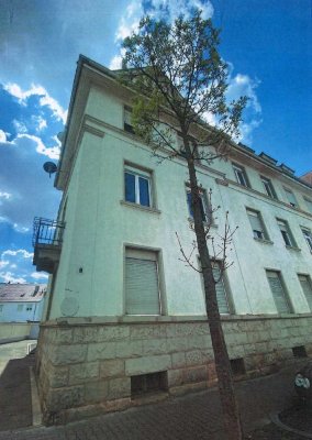 Helle 2 Zimmer-Altbauwohnung