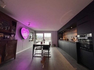 Exklusive Maisonette-Loftwohnung mit Aufzug direkt in die Wohnung – Unterbilk