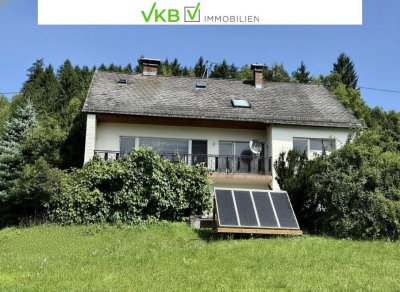 SCHLÜßLBERG | STRAßFELD: Idyllisches Zweifamilienhaus mit großzügigem, sonnigem Garten und beeindruckendem Fernblick!