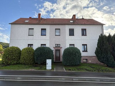 Gemütliche Eigentumswohnung mit Garage, Carport, Garten und herrlichem Blick ins Grüne in Bornhagen
