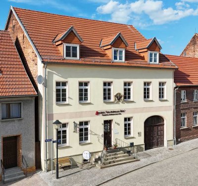 Historisches Mehrfamilienhaus mit Gewerbeeinheit - vollvermietet