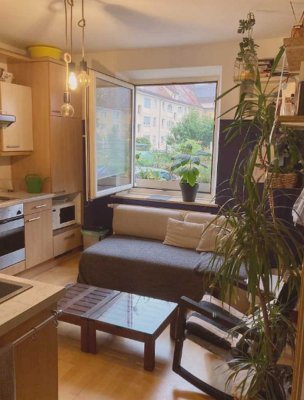 Helle renovierte 2-Zi-Wohnung mit Balkon in FFM OST