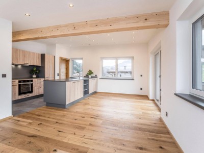 Helle Dachgeschosswohnung mit traumhaftem Ausblick