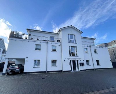 Theodor-Pekol-Straße: Moderne Dachgeschosswohnung mit Balkon