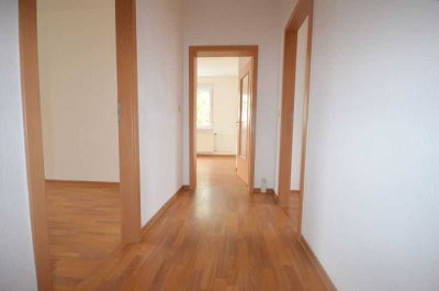 3-Raumwohnung mit Balkon und Badewanne!