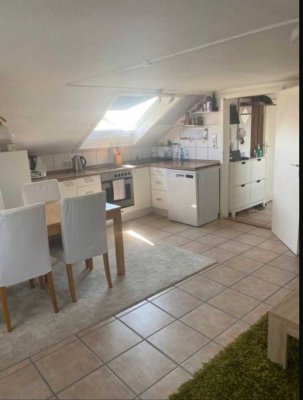 Möblierte 1,5-Zimmer-Wohnung in Eselsberg