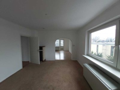 Dicht zur UNI,  3 Zi.-Whg. ca. 80qm in der Ratzeburger Allee 92a, FREI zum 01.03.2026