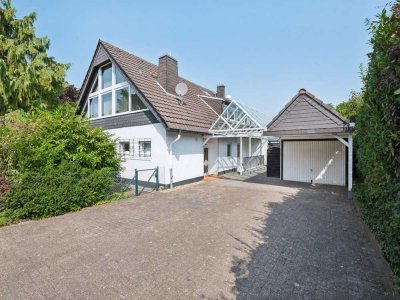 Repräsentatives Einfamilienhaus mit sonnigem Garten in Odenthal