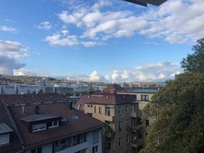 stilvolle 2,5-Zimmer-DG-Wohnung in Stuttgart-Mitte mit Aussicht
