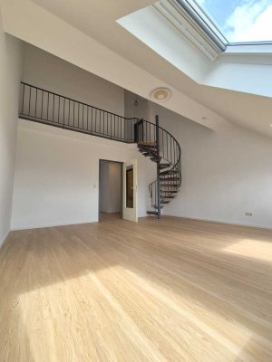 Moderne DG-Maisonette-Whg. & Parkplatz am Ponttor: Loggia mit Lousbergblick