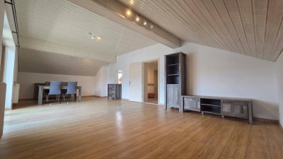 Dachgeschosswohnung 100m2 mit 3 Zimmern sofort verfügbar in Reutte