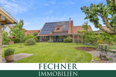 Ruhige Ortsrandlage - traumhafter Garten - unterkellert - Garage & Carport - Outdoor-Küche u.v.m.!