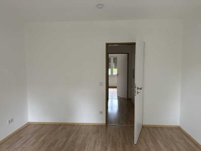 Freundliche und vollständig renovierte 3-Zimmer-Wohnung mit Balkon in Moers