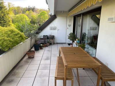Helle, hochwertig renovierte 4-Zimmer-Wohnung mit großem Balkon und Fernblick in Leinfelden