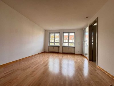 Gemütliche 2-Zimmer Wohnung mit verglaster Loggia in München-Laim