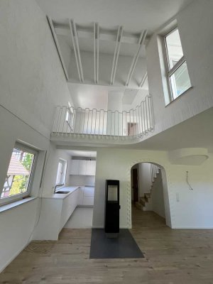 Erstbezug nach Sanierung: stilvolle 3,5-Zimmer-Wohnung mit EBK und Balkon in Bad Homburg