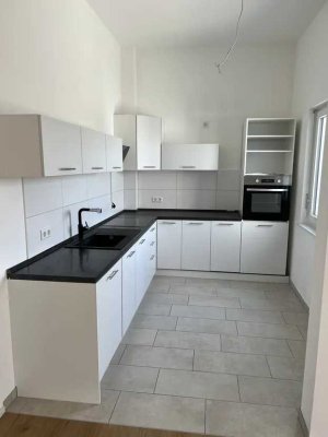 Penthousewohnung mit riesiger Dachterrasse und Einbauküche