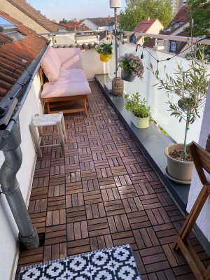 Top moderne 2 Zi. DG-Wohnung mit Dachterrasse u. EBK in N.-I. Altstadt, teilmöbliert, für 1 Person