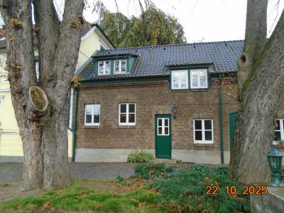 Reihenhaus mit Terrasse + Garten im Gutshof