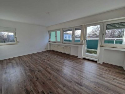 Penthouse: Großzügige, helle  3-Zimmer-Wohnung mit 2 Balkonen