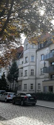 MEHRFAMILIENHAUS MIT GUTER SUBSTANZ ZUR ENTWICKLUNG UND AUSBAU